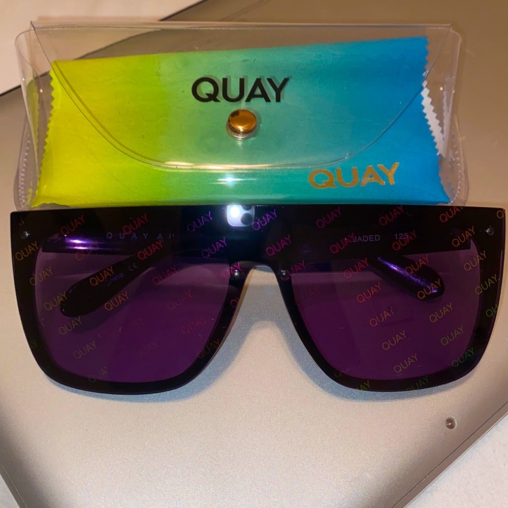 QUAY x JLO  JADED IN RAINBOW